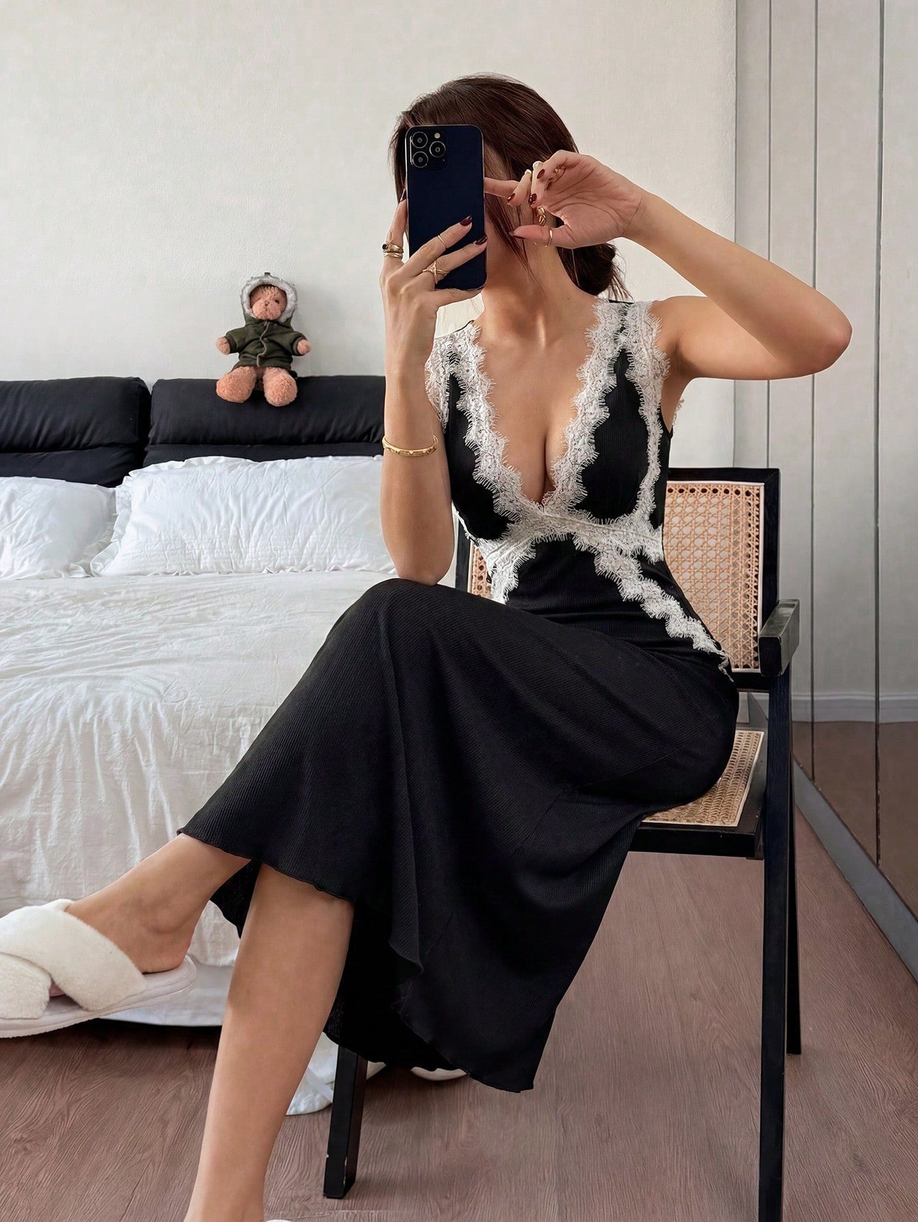 Florence V Neck Nigh Dress - Black